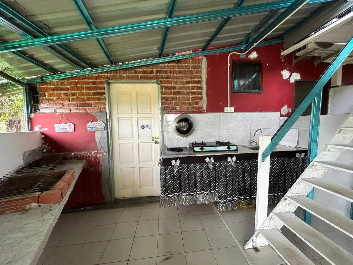 Homestay Kasih Alza -Ada 2 Unit - View Sawah Padi , Private Pool -Prefer Direct Booking- Malacca 0*,  Malaysia