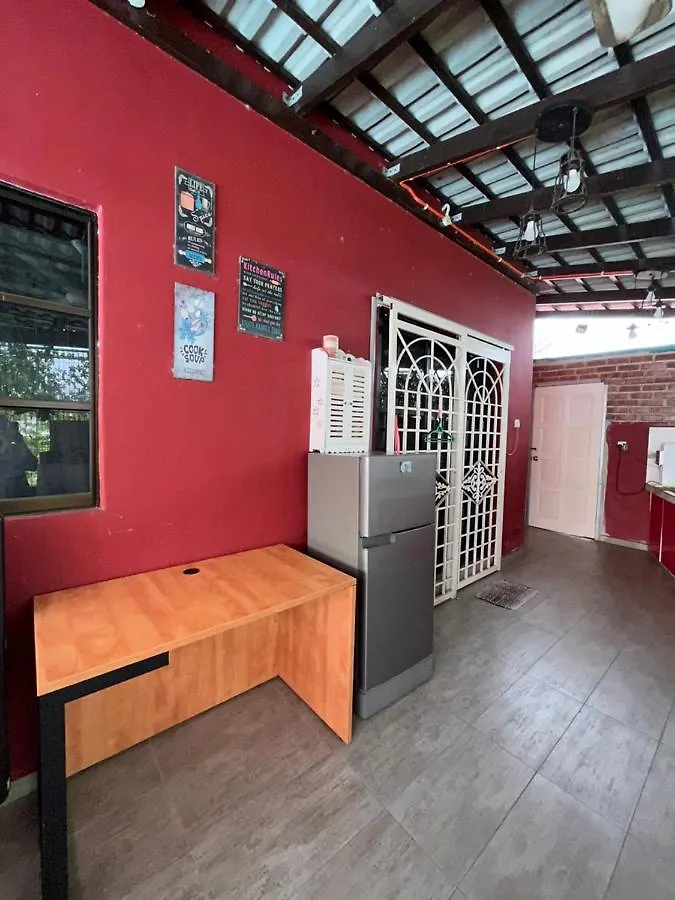 Homestay Kasih Alza -Ada 2 Unit - View Sawah Padi , Private Pool -Prefer Direct Booking- Malacca Holiday home