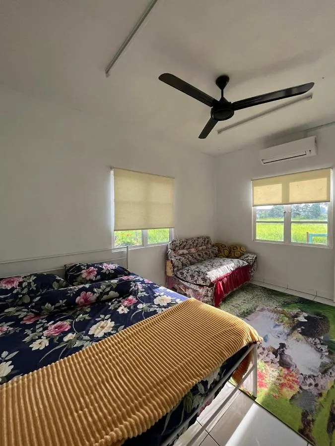 Homestay Kasih Alza -Ada 2 Unit - View Sawah Padi , Private Pool -Prefer Direct Booking- Malacca Semesterbostad