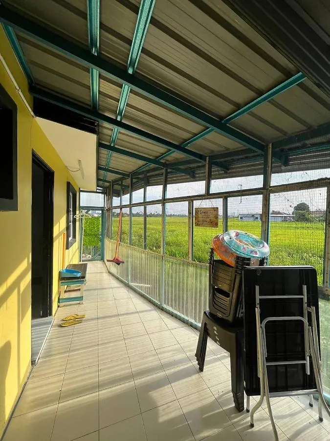 Homestay Kasih Alza -Ada 2 Unit - View Sawah Padi , Private Pool -Prefer Direct Booking- Malacca